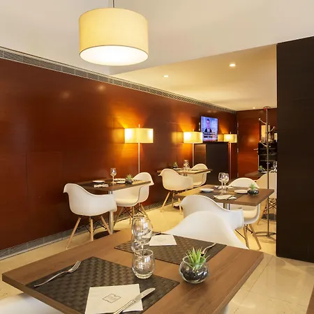 Hotel Zenit Borrell 4*