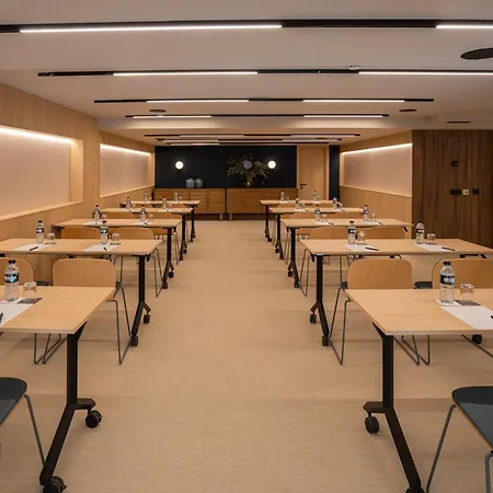 Zenit Borrell Ξενοδοχείο 4*