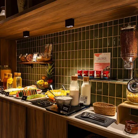 Zenit Borrell Ξενοδοχείο