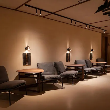 Zenit Borrell מלון