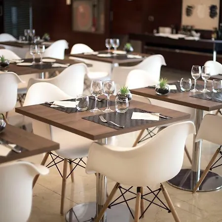 Hotel Zenit Borrell 4*