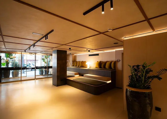 Hotel Zenit Borrell 4*